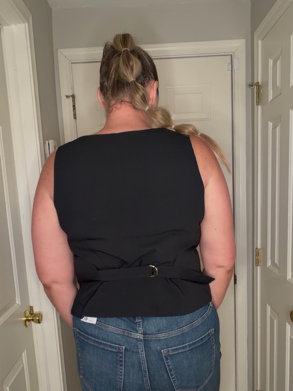 Abercrombie & Fitch Black Square-Neck Button Front Crop Top - Picture 3 of 4